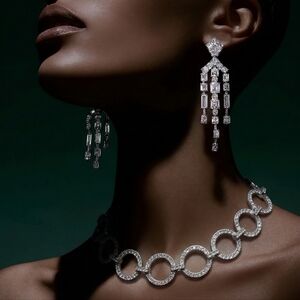 Elegant Silver Circle Link Necklace